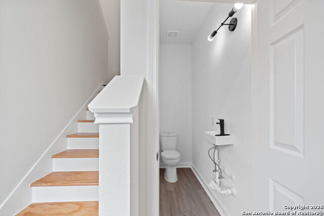 627 S Olive St, #102 Property Photo 23
