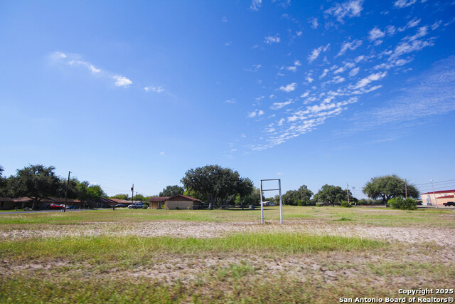 1204 W Bowie Property Photo 1