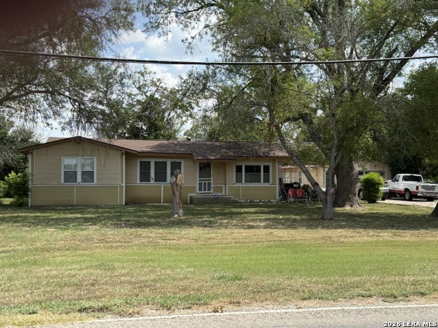 208 Loop 539 Property Photo 3