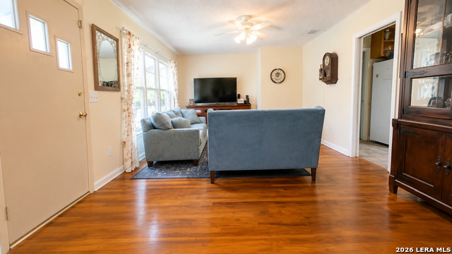 208 Loop 539 Property Photo 4