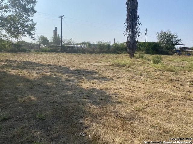 15650 Interstate Highway 35 Property Photo 2