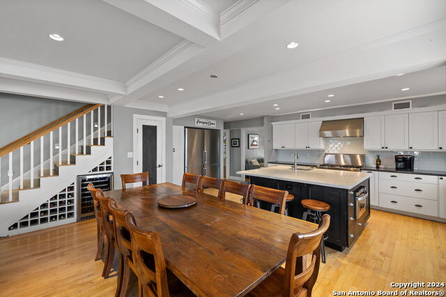 135 Blue Bonnet Blvd Property Photo 4