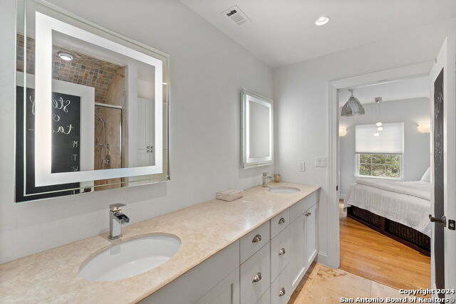135 Blue Bonnet Blvd Property Photo 24