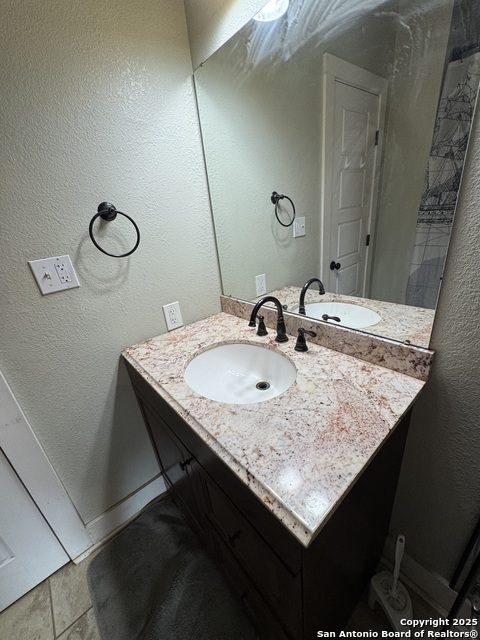 407 N Fort St Property Photo 12