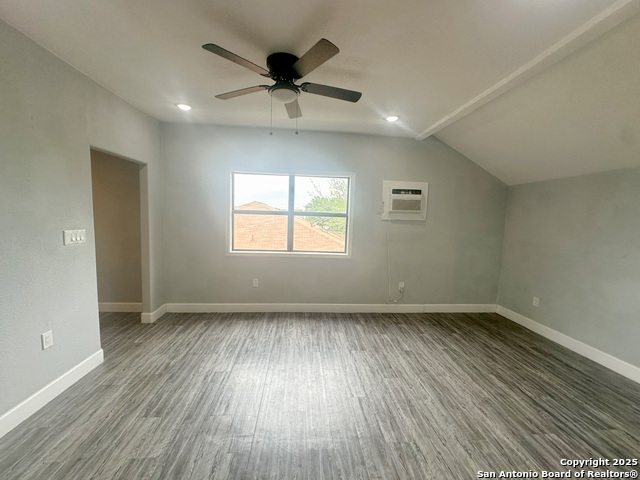 7550 Oak Chase Property Photo 5
