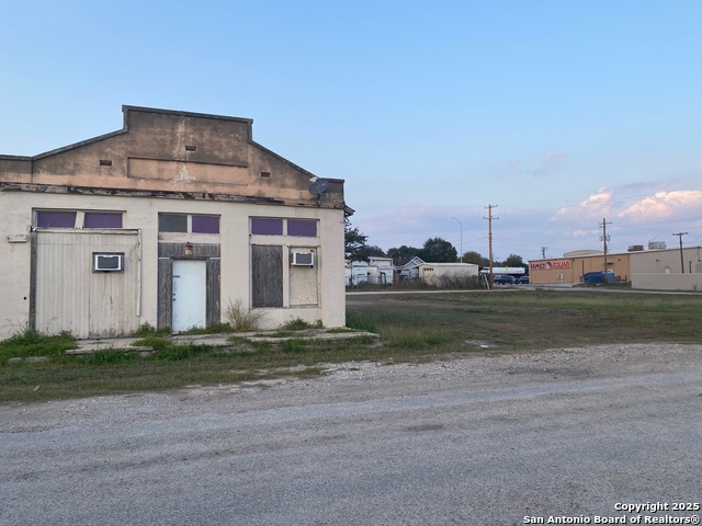 109 E Front Street Property Photo 2