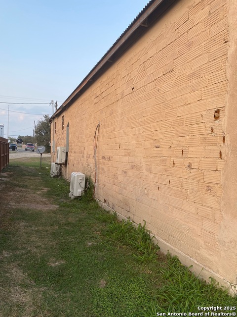 109 E Front Street Property Photo 6
