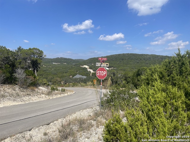 320 Private Road 1742 Property Photo 5