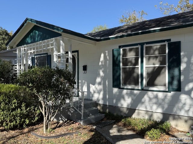 419 Walton Property Photo 3