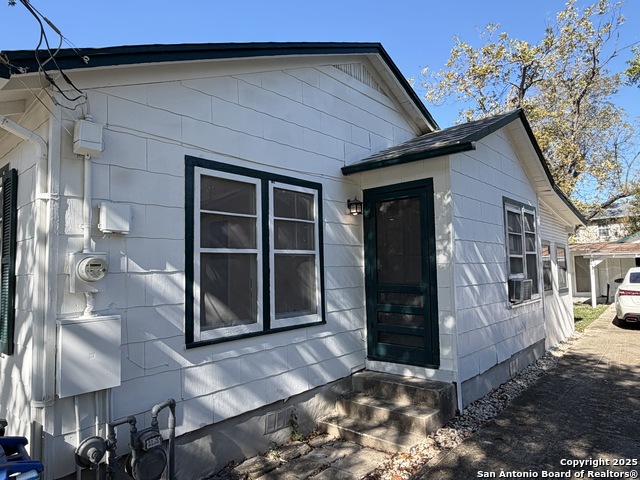 419 Walton Property Photo 4