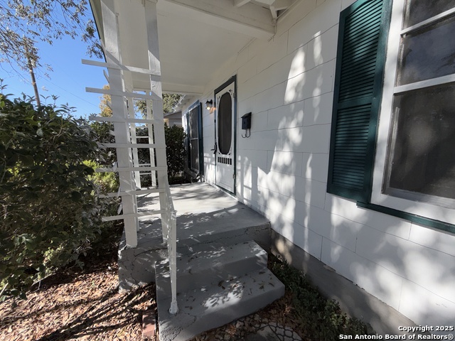 419 Walton Property Photo 9