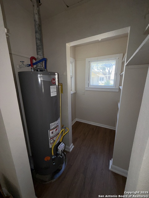 419 Walton Property Photo 23