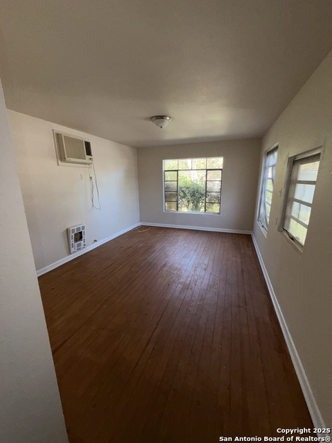 419 Walton Property Photo 24
