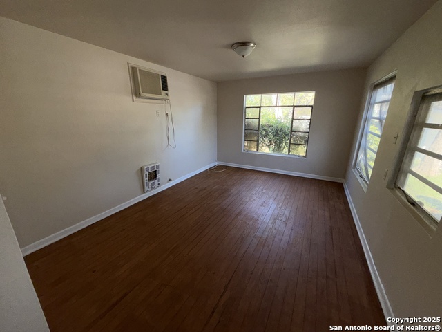 419 Walton Property Photo 25