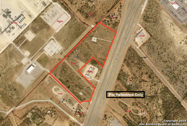 2438 Interstate 35 Property Photo 1