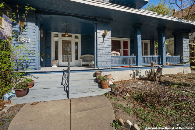 433 W Woodlawn Ave Property Photo 4