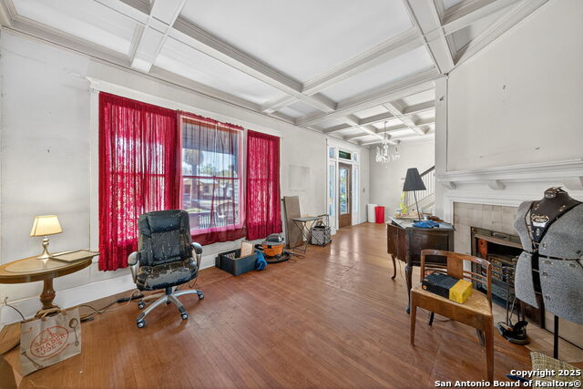 433 W Woodlawn Ave Property Photo 7