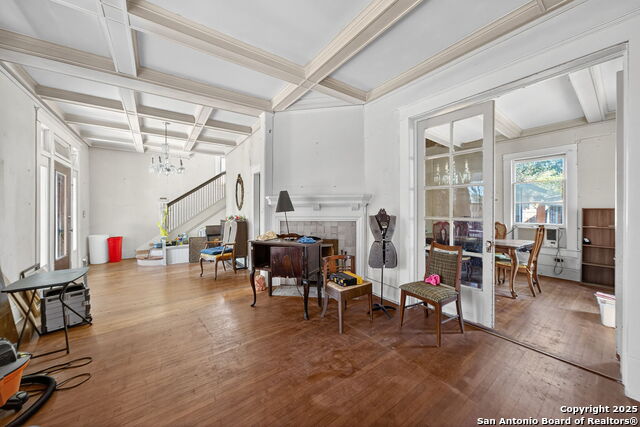 433 W Woodlawn Ave Property Photo 8