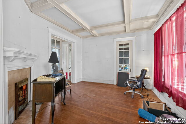 433 W Woodlawn Ave Property Photo 9