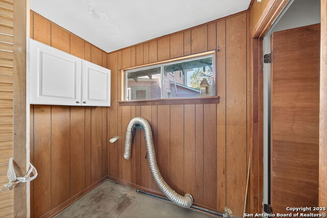 433 W Woodlawn Ave Property Photo 15