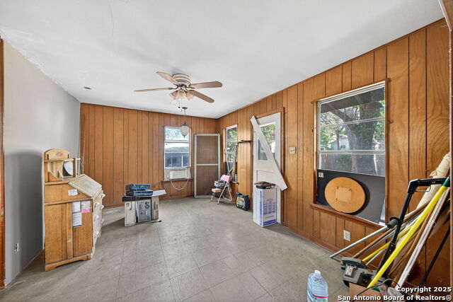 433 W Woodlawn Ave Property Photo 19