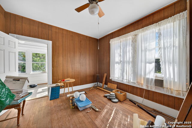 433 W Woodlawn Ave Property Photo 24