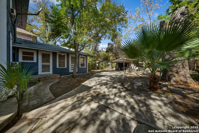 433 W Woodlawn Ave Property Photo 28
