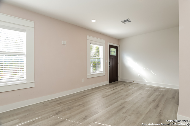 120 E Magnolia Property Photo 2
