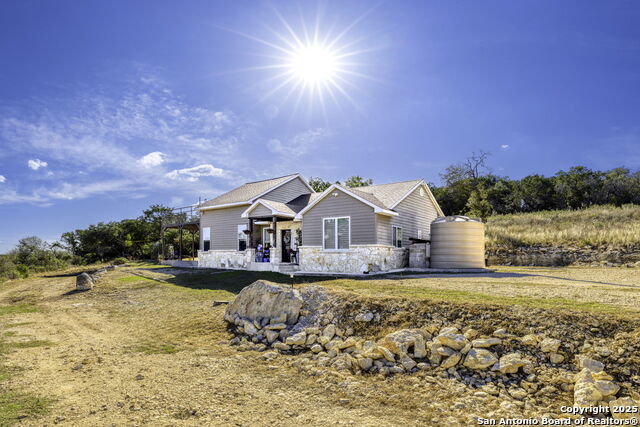 218 Mountainside Property Photo 4