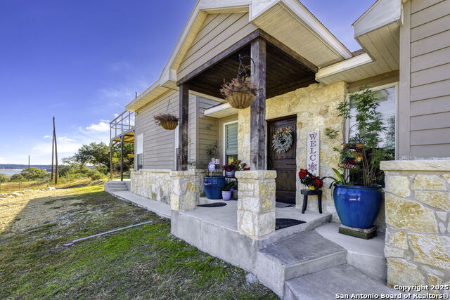 218 Mountainside Property Photo 5