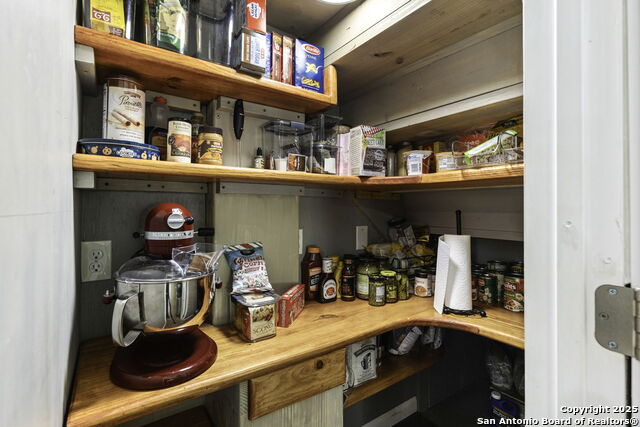 218 Mountainside Property Photo 16