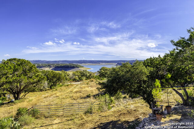 218 Mountainside Property Photo 38