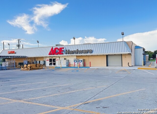 616 Us Highway 181 Property Photo 1