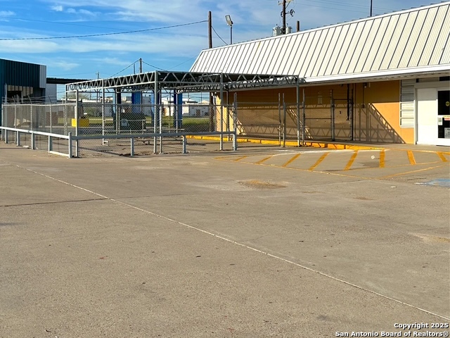 616 Us Highway 181 Property Photo 22