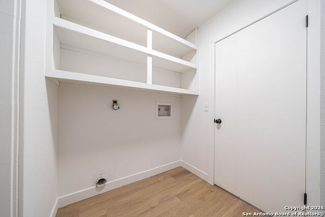 7817 Hollow Oak Property Photo 12