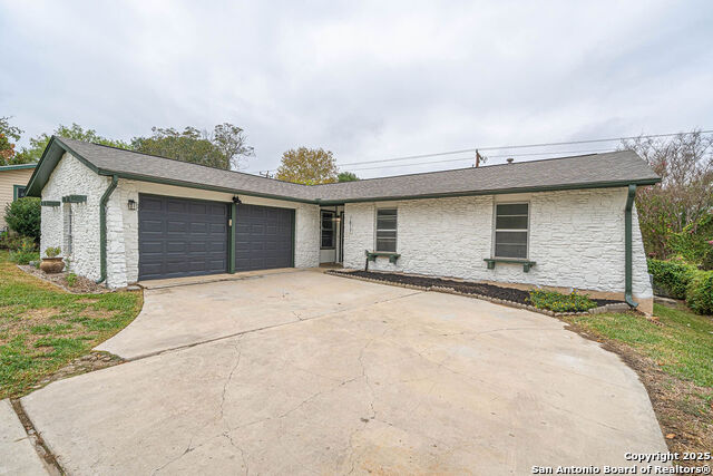 7817 Hollow Oak Property Photo 26