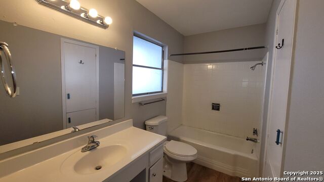 122 San Angelo Property Photo 7