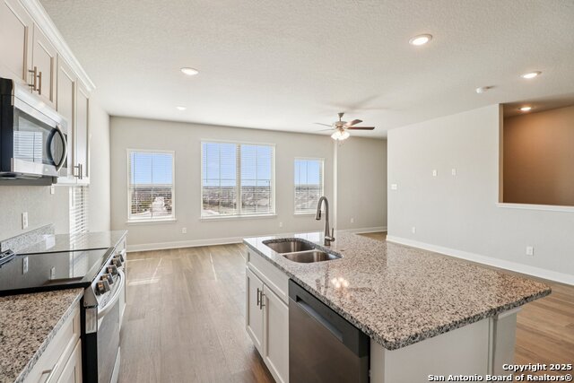 7114 Magnolia Creek Property Photo 5