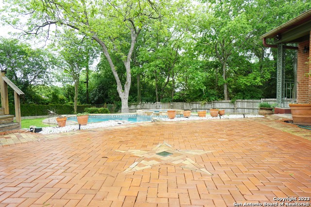 149 Downing Dr Property Photo 4
