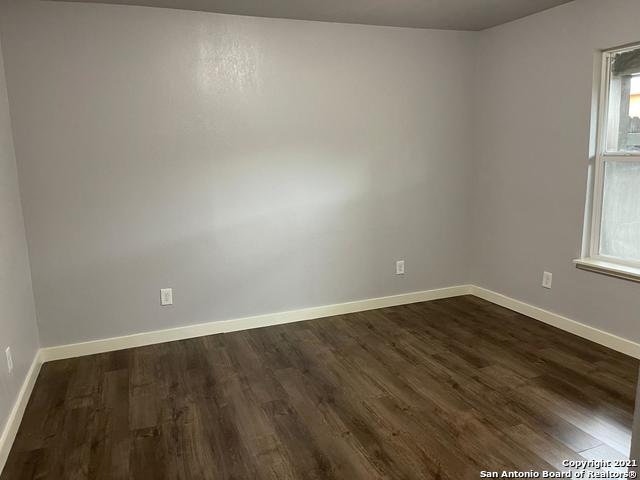 520 Gentleman Property Photo 4