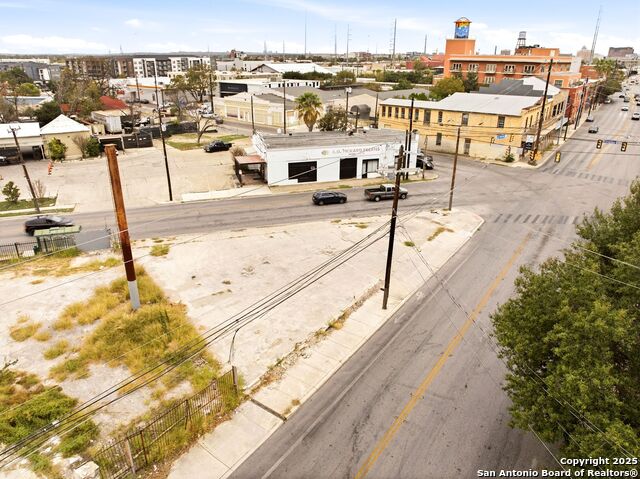 1501 S Flores St Property Photo 12