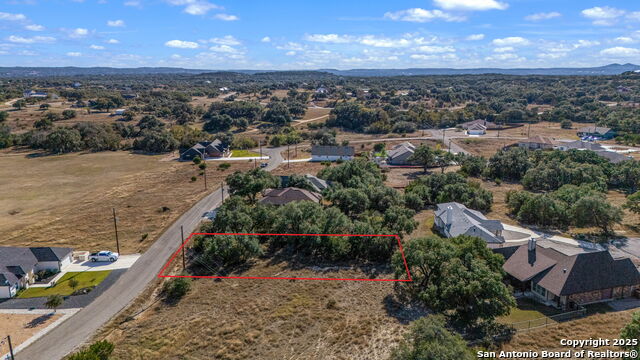 231 Peter Kleid Loop Property Photo 3