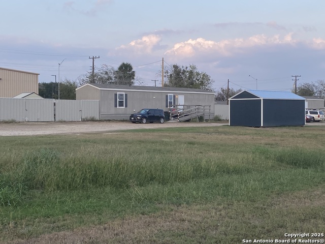 201 E Front Property Photo 3