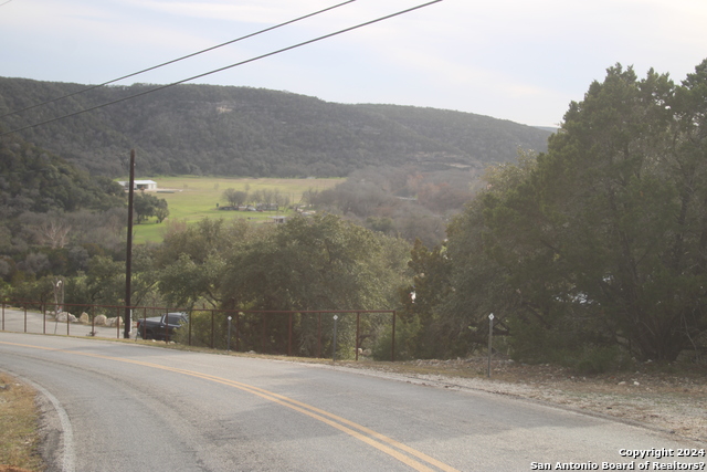 2395 Summit Dr Property Photo 6