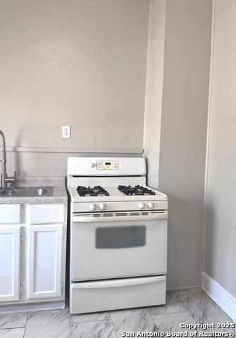 1021 Ogden Property Photo 3