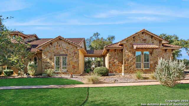 325 Whitestone Property Photo 4