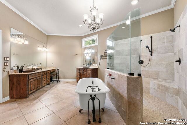 325 Whitestone Property Photo 14