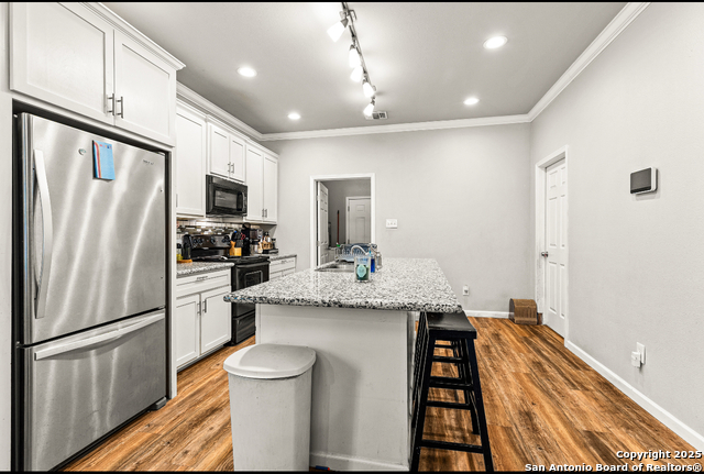 2537 W Southcross Property Photo 5