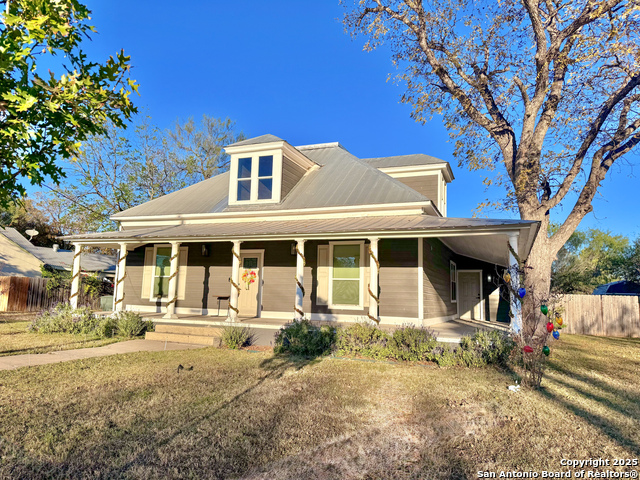 1106 N High Property Photo 1