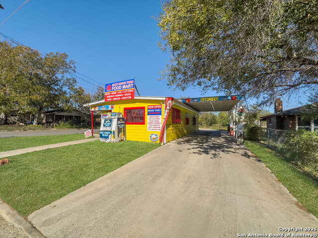 702 Avenue H Property Photo 1